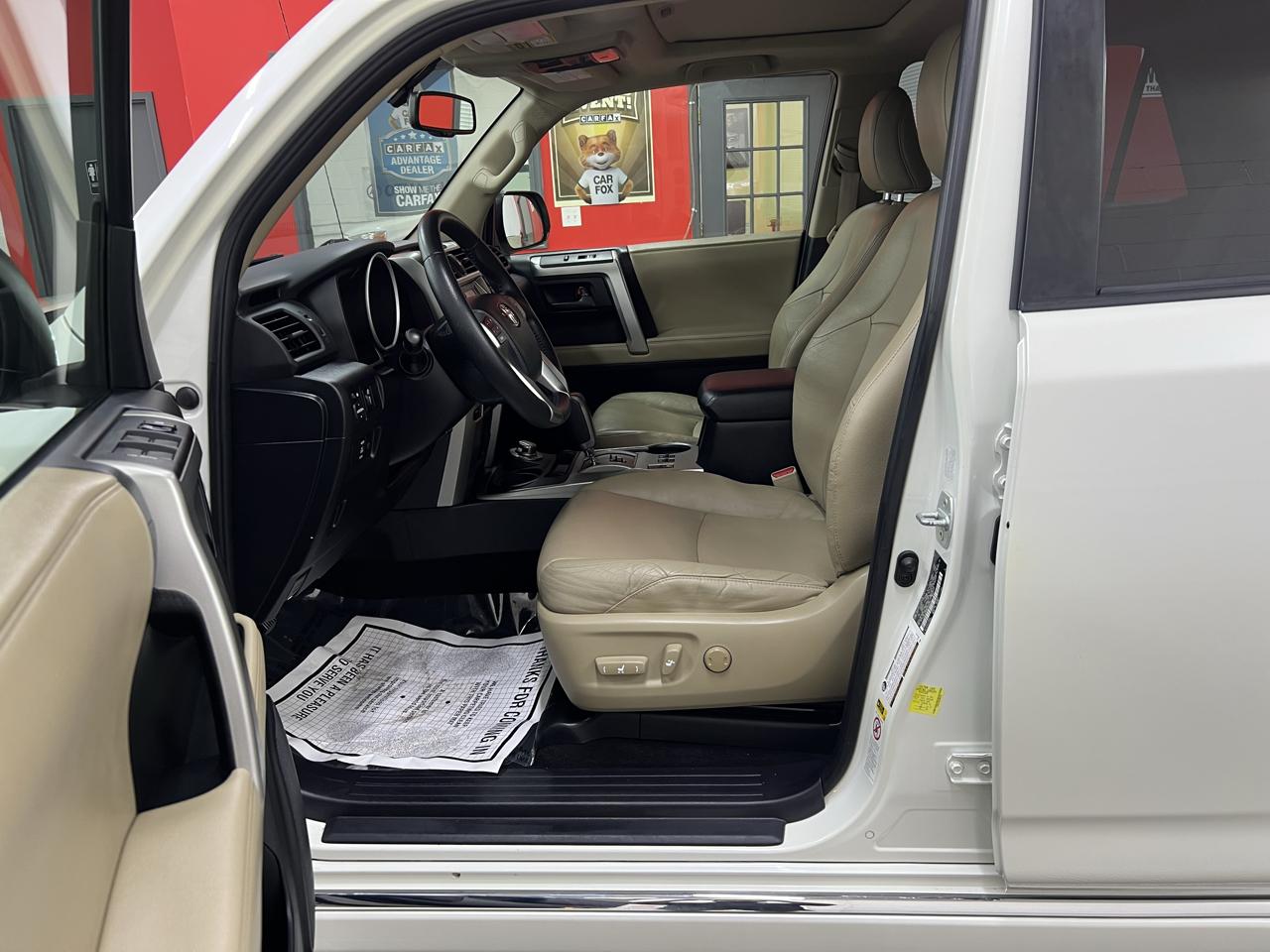 Toyota 4Runner Limited 4WD V6 2011