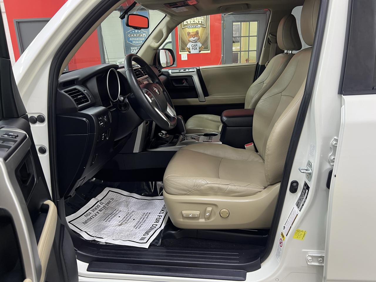 Toyota 4Runner Limited 4WD V6 2011