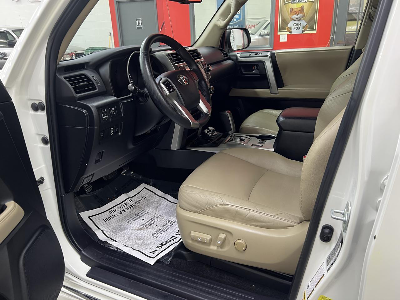 Toyota 4Runner Limited 4WD V6 2011