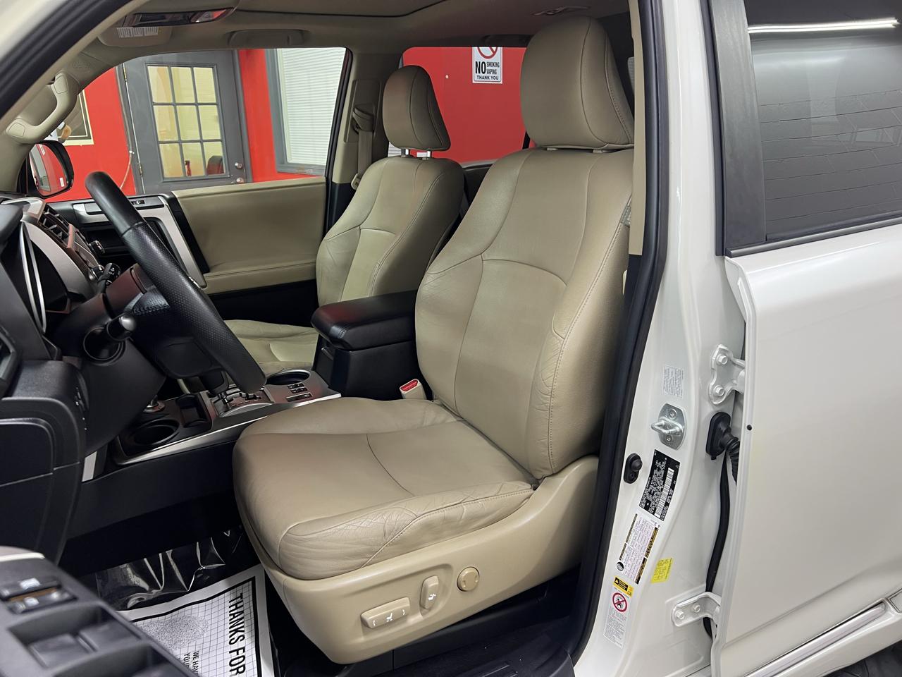 Toyota 4Runner Limited 4WD V6 2011