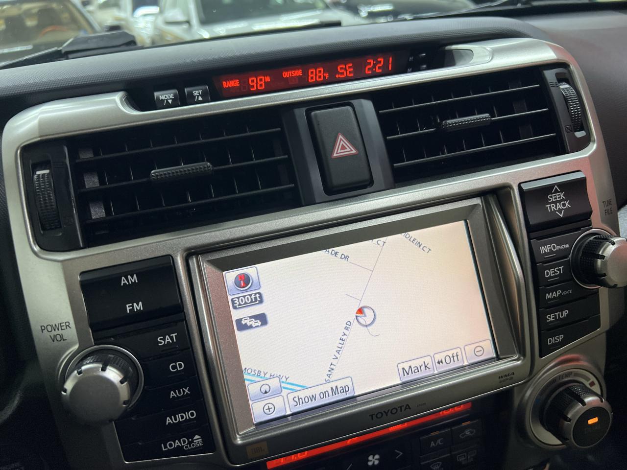 Toyota 4Runner Limited 4WD V6 2011