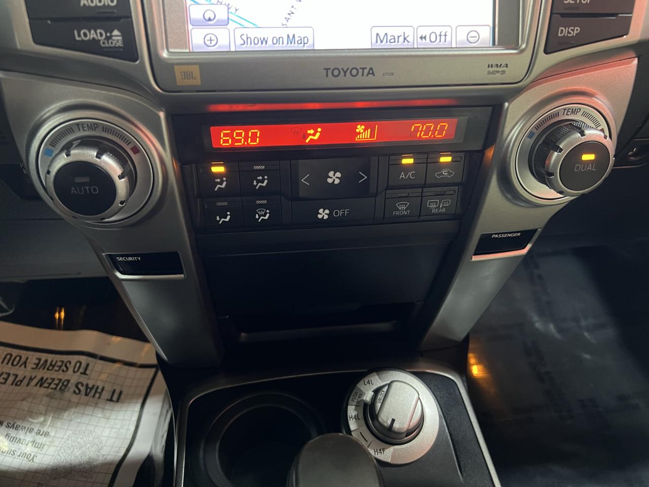 Toyota 4Runner Limited 4WD V6 2011