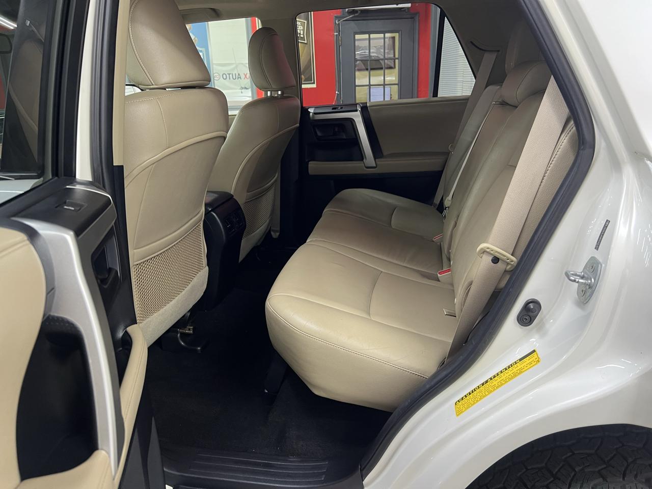 Toyota 4Runner Limited 4WD V6 2011