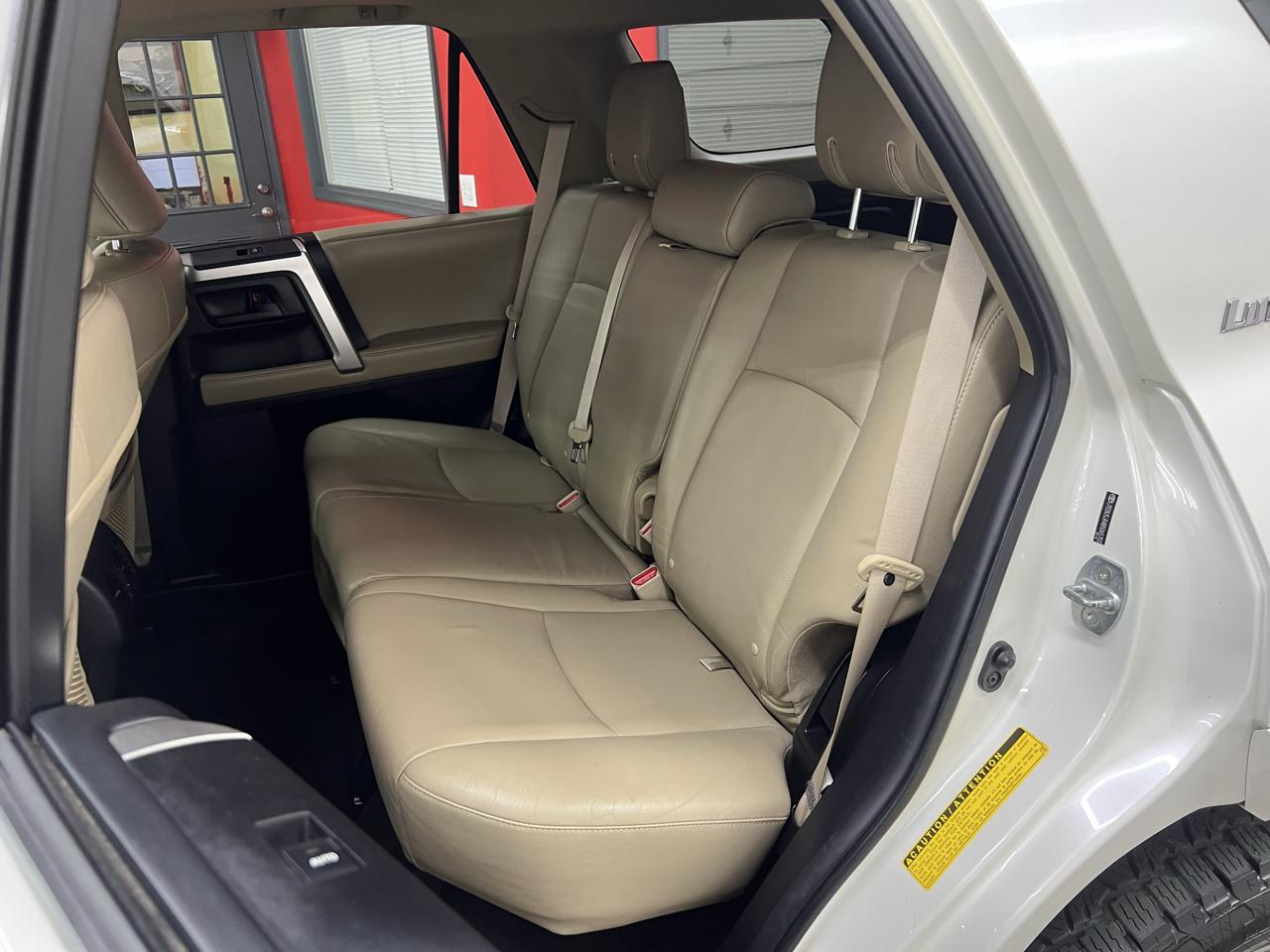 Toyota 4Runner Limited 4WD V6 2011