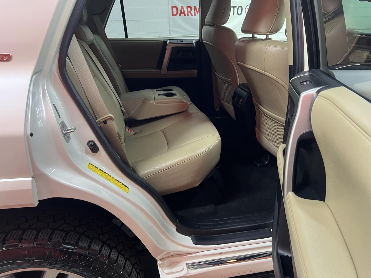 Toyota 4Runner Limited 4WD V6 2011