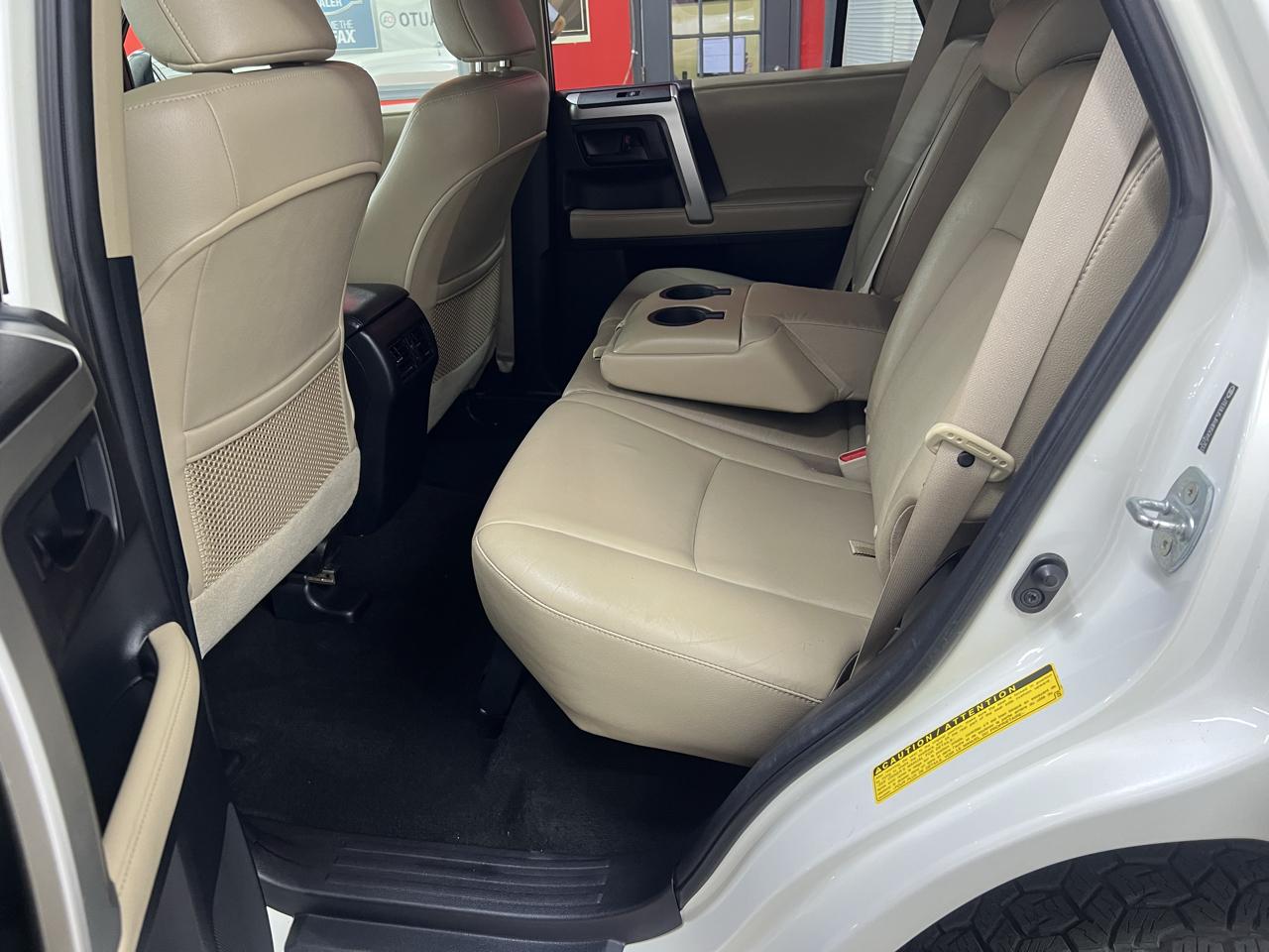 Toyota 4Runner Limited 4WD V6 2011