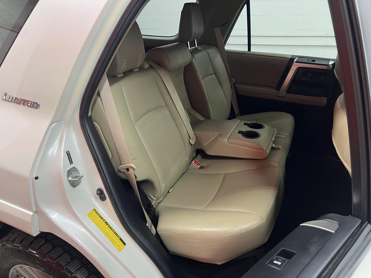Toyota 4Runner Limited 4WD V6 2011