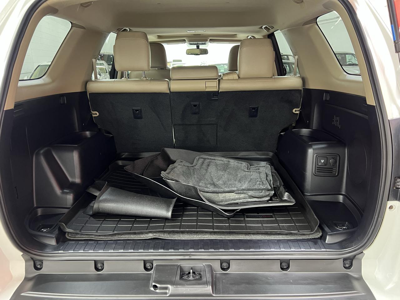 Toyota 4Runner Limited 4WD V6 2011