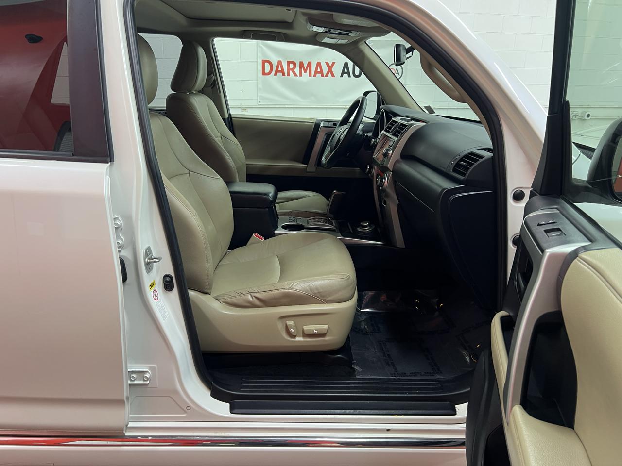 Toyota 4Runner Limited 4WD V6 2011