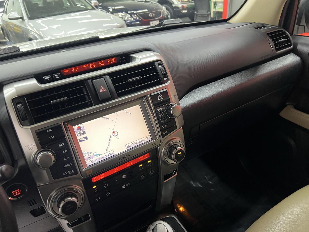 Toyota 4Runner Limited 4WD V6 2011