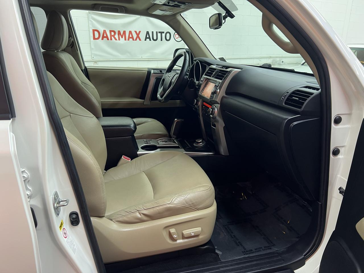 Toyota 4Runner Limited 4WD V6 2011