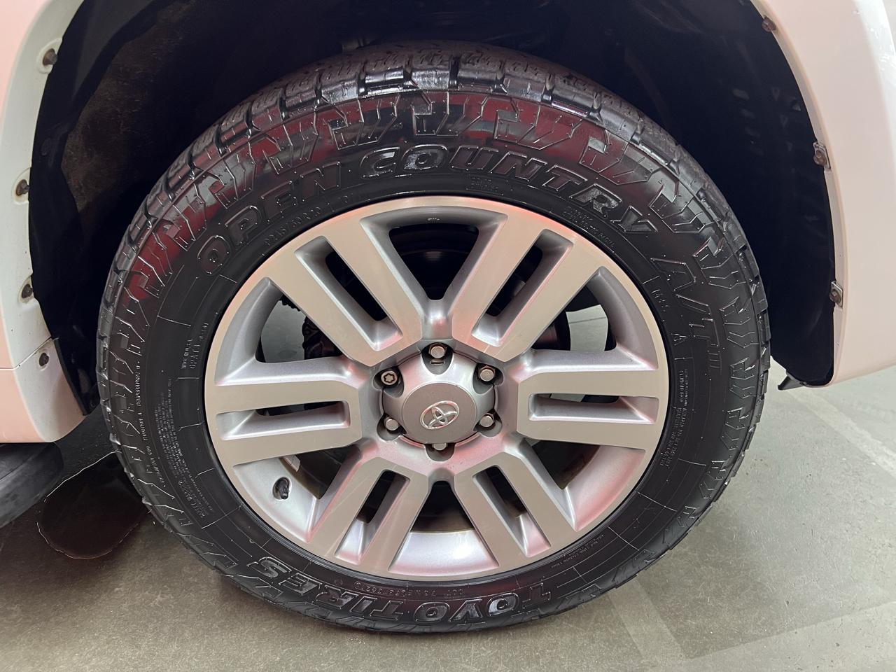 Toyota 4Runner Limited 4WD V6 2011