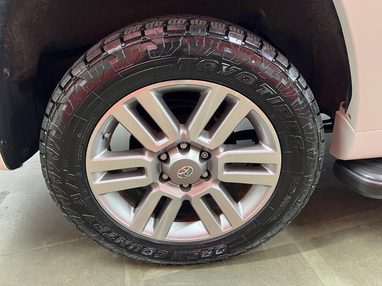 Toyota 4Runner Limited 4WD V6 2011