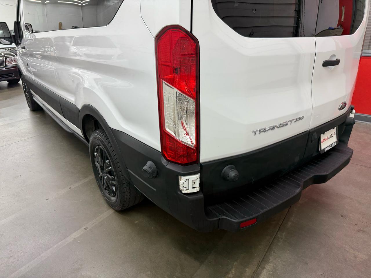 Ford Transit 350 Wagon Low Roof XL 60/40 Pass. 148-in. WB 2017