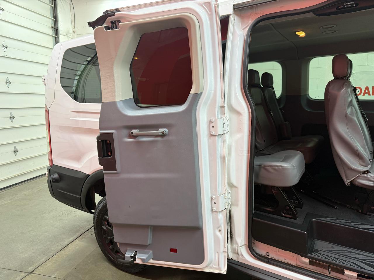 Ford Transit 350 Wagon Low Roof XL 60/40 Pass. 148-in. WB 2017
