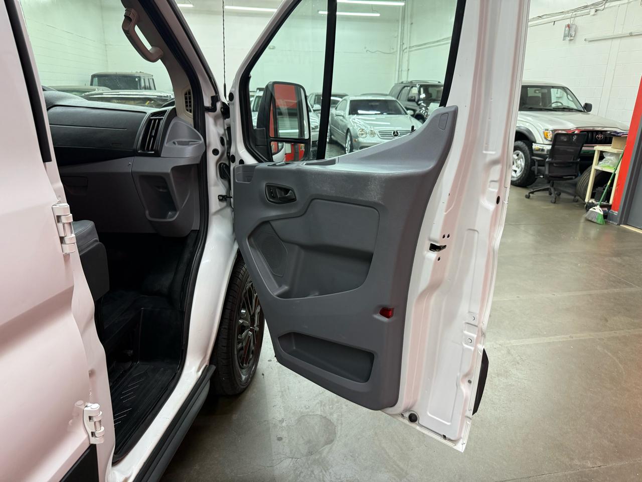Ford Transit 350 Wagon Low Roof XL 60/40 Pass. 148-in. WB 2017