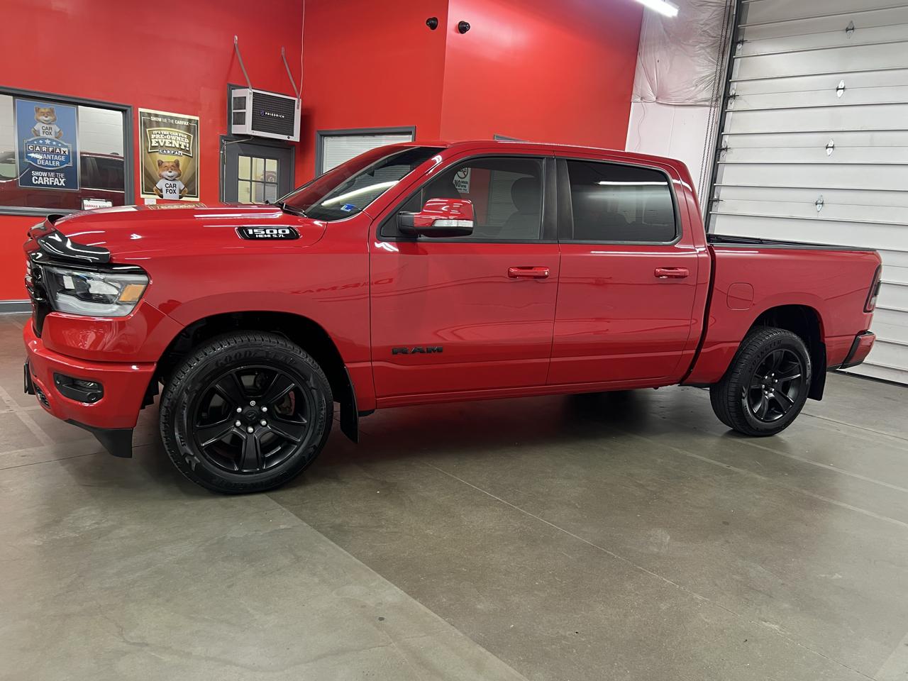 RAM 1500 Big Horn Crew Cab SWB 4WD 2020
