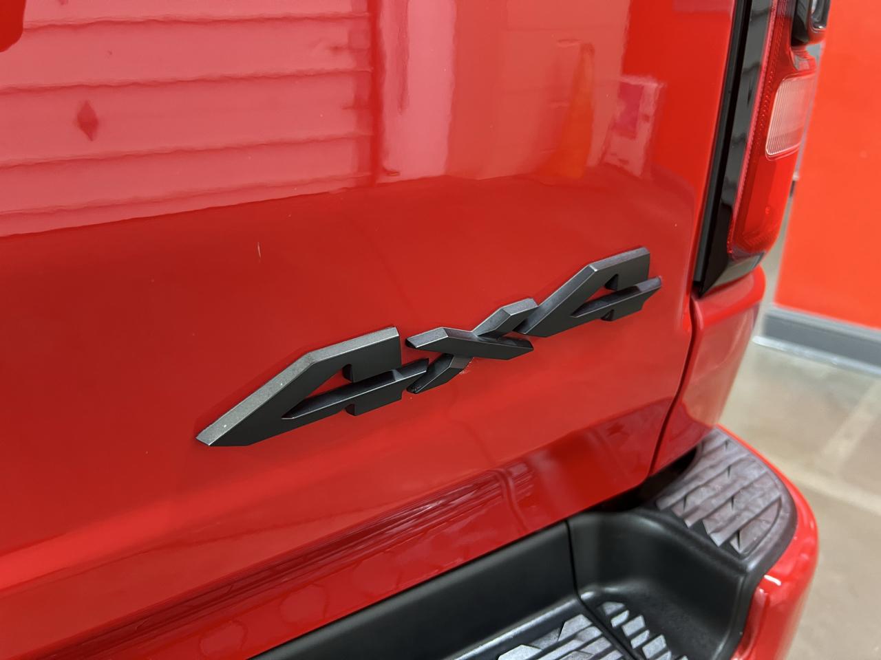 RAM 1500 Big Horn Crew Cab SWB 4WD 2020