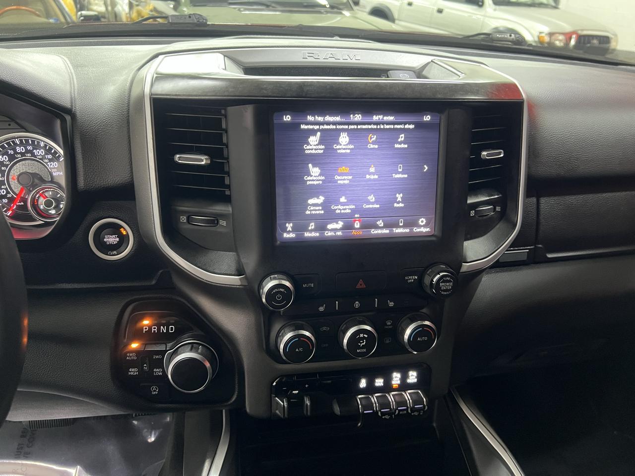 RAM 1500 Big Horn Crew Cab SWB 4WD 2020