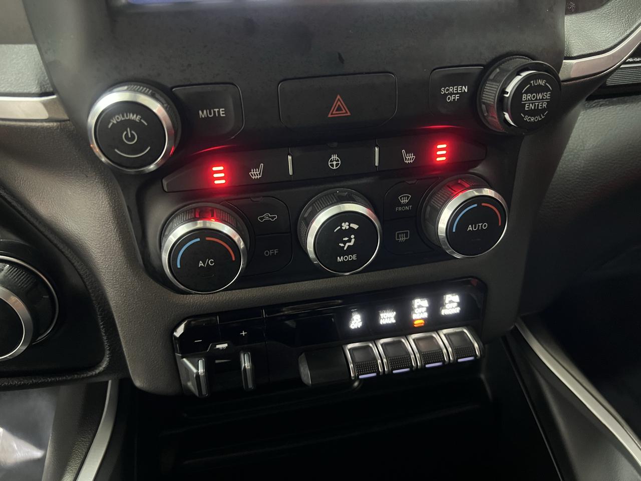 RAM 1500 Big Horn Crew Cab SWB 4WD 2020