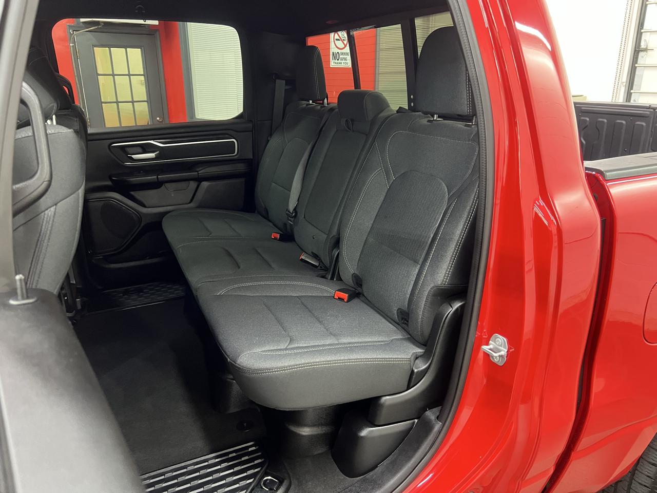 RAM 1500 Big Horn Crew Cab SWB 4WD 2020