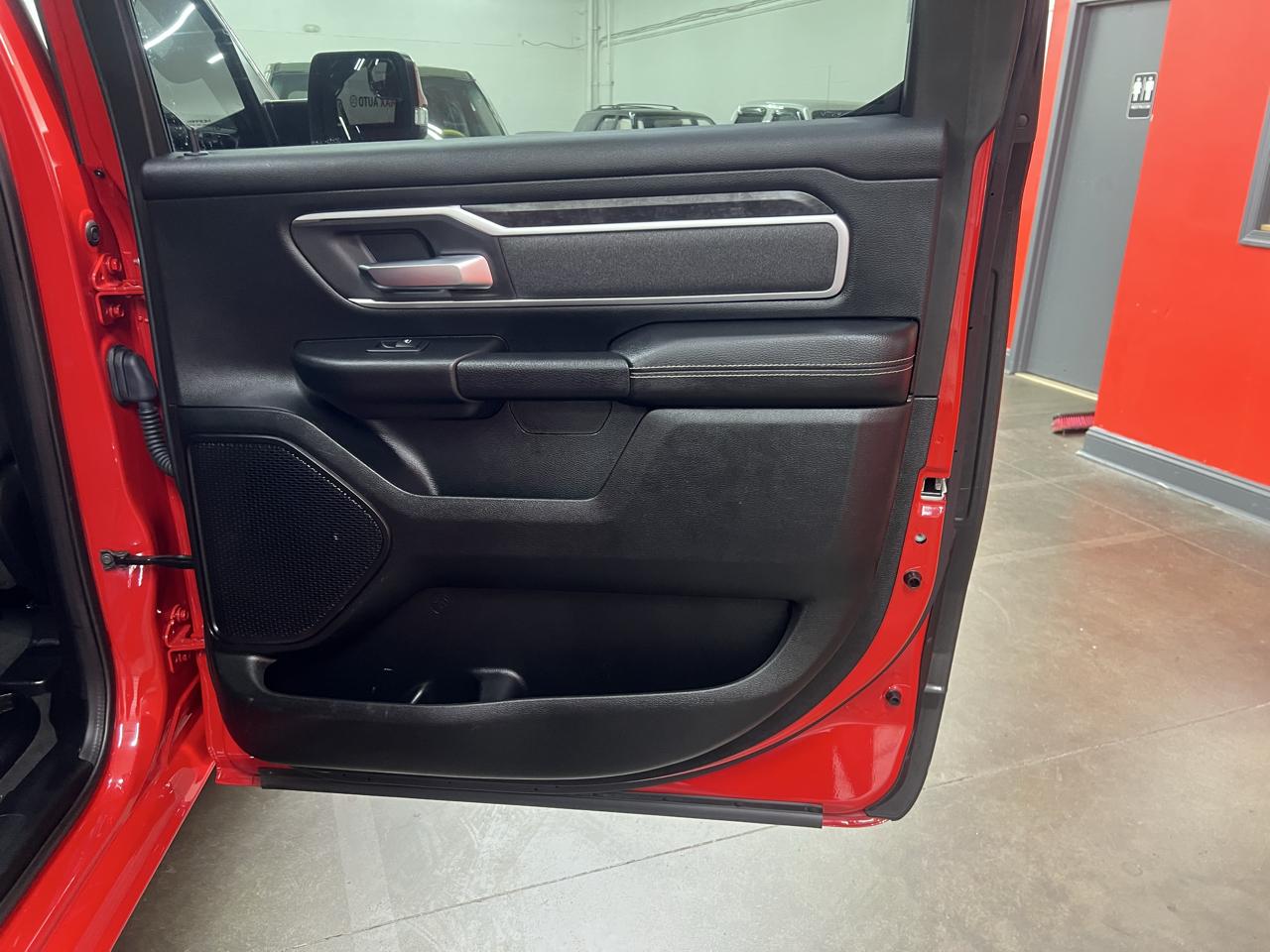 RAM 1500 Big Horn Crew Cab SWB 4WD 2020