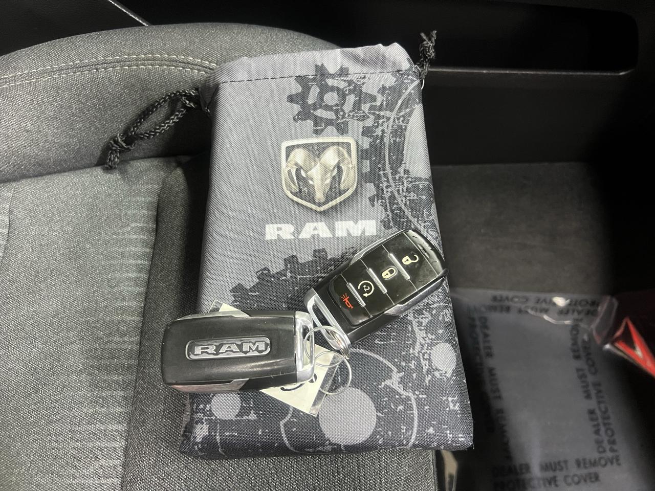 RAM 1500 Big Horn Crew Cab SWB 4WD 2020