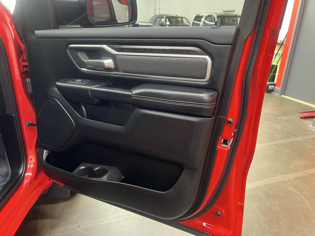 RAM 1500 Big Horn Crew Cab SWB 4WD 2020