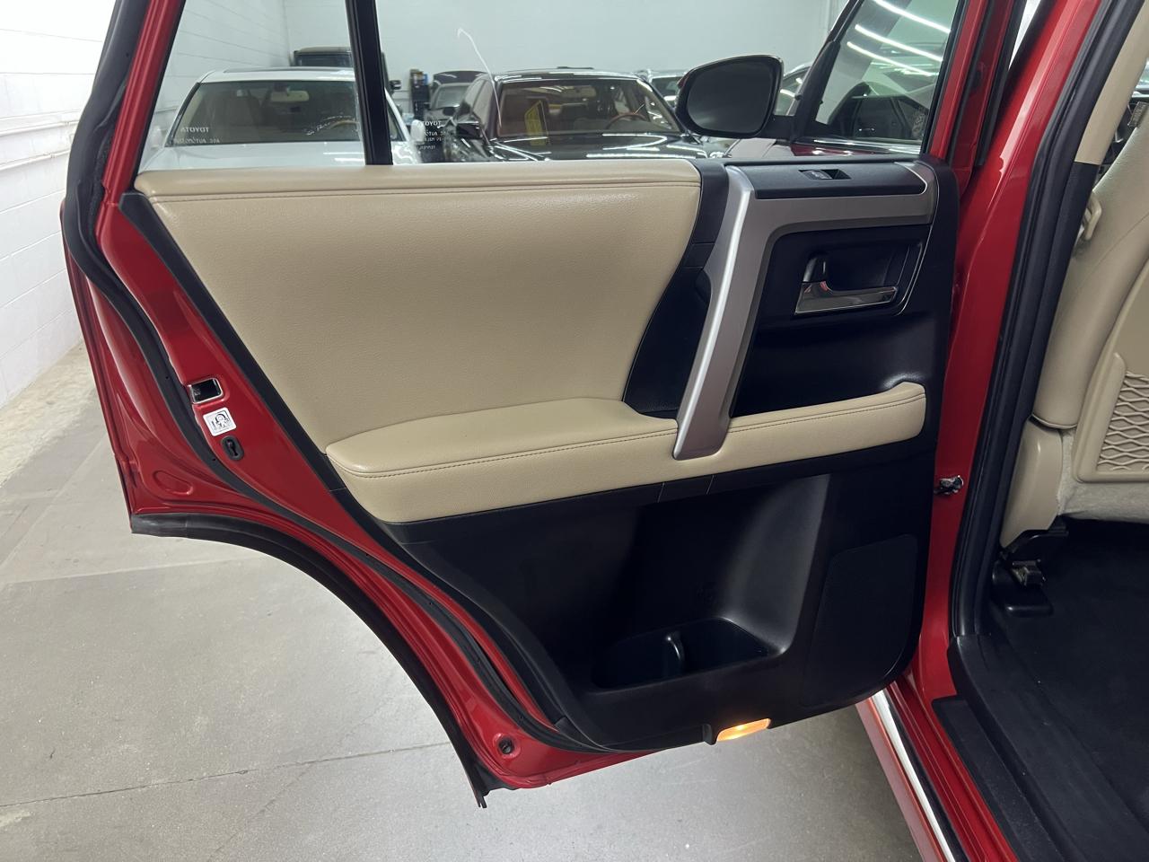 Toyota 4Runner Limited 4WD V6 2015