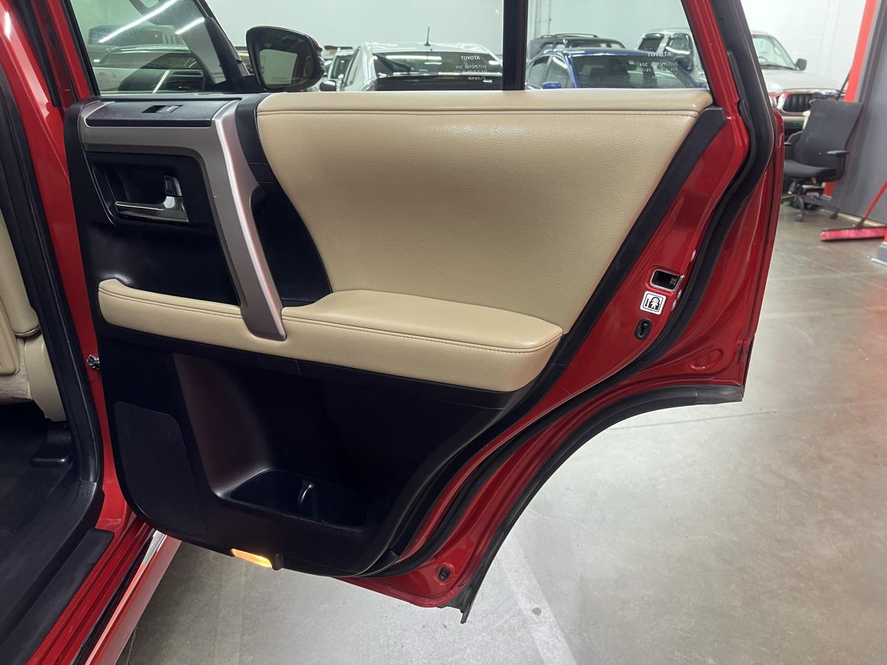 Toyota 4Runner Limited 4WD V6 2015