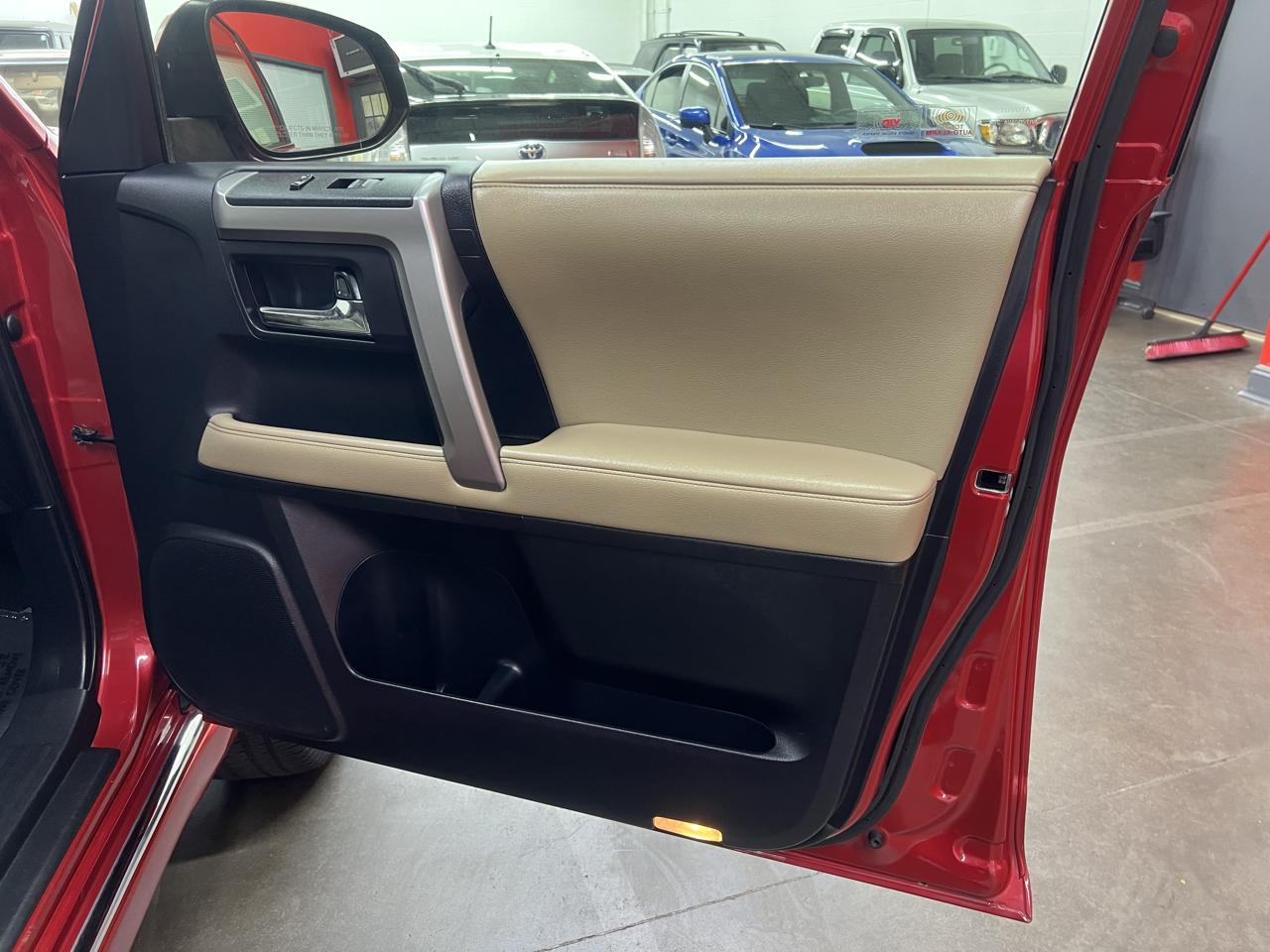 Toyota 4Runner Limited 4WD V6 2015