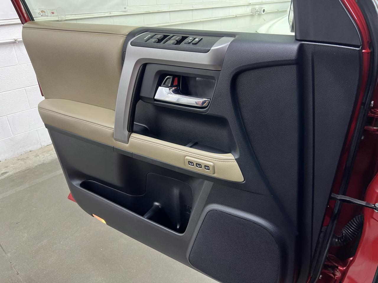 Toyota 4Runner Limited 4WD V6 2015