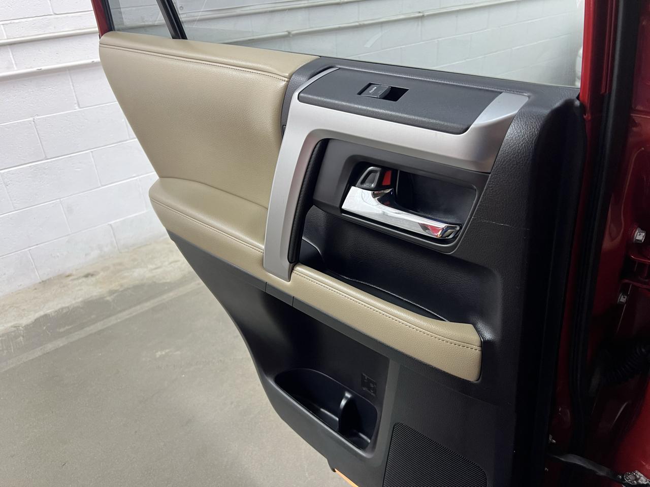 Toyota 4Runner Limited 4WD V6 2015