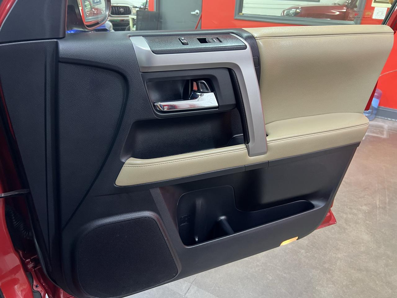 Toyota 4Runner Limited 4WD V6 2015