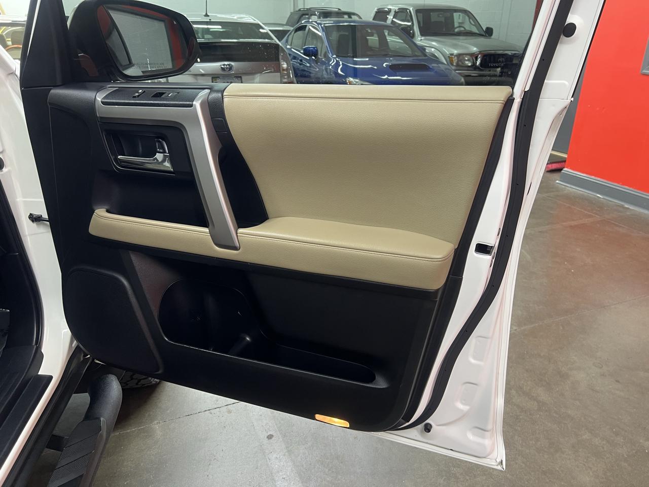 Toyota 4Runner SR5 Premium 4WD 2021