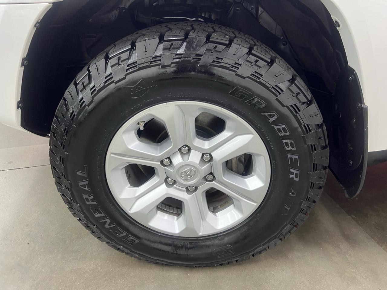 Toyota 4Runner SR5 Premium 4WD 2021
