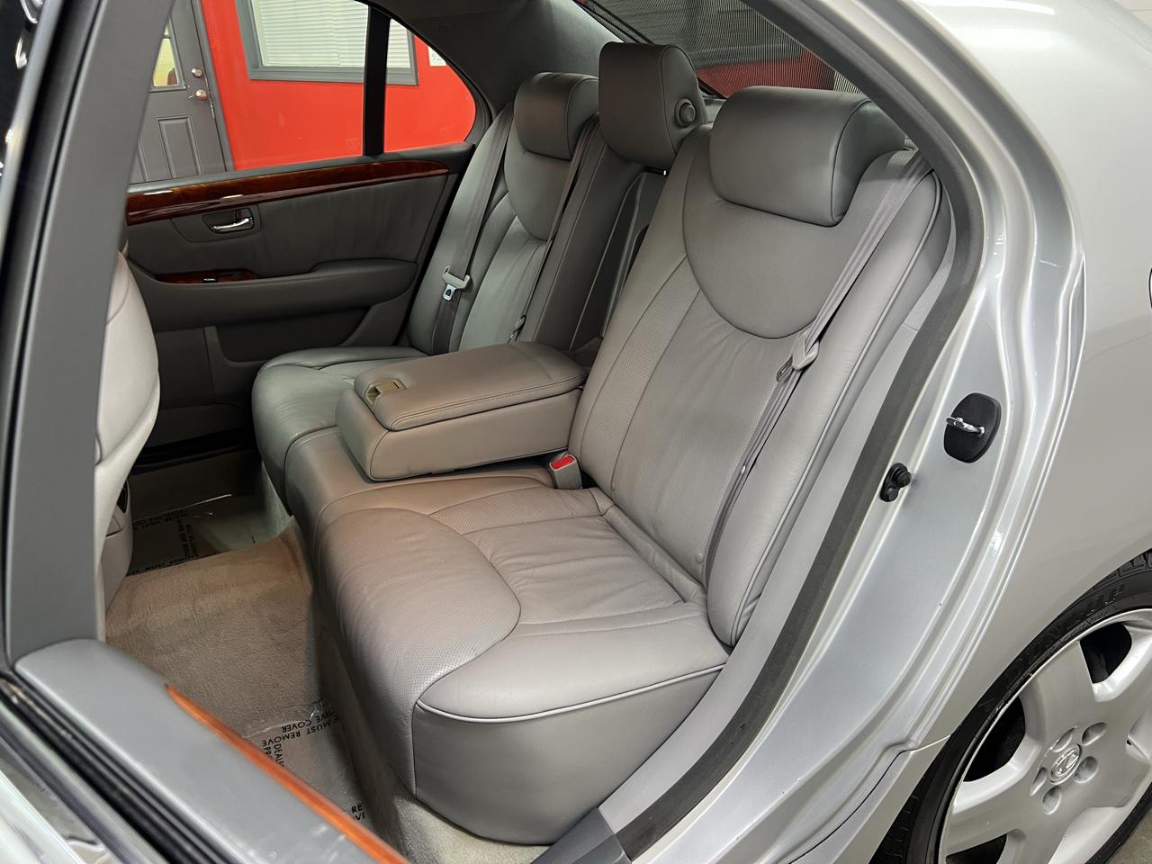 Lexus LS 430 Sedan 2005
