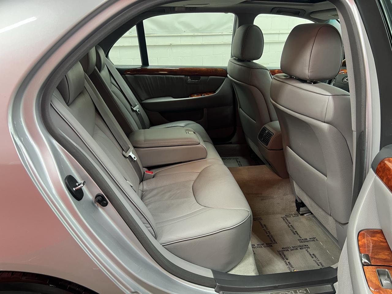 Lexus LS 430 Sedan 2005