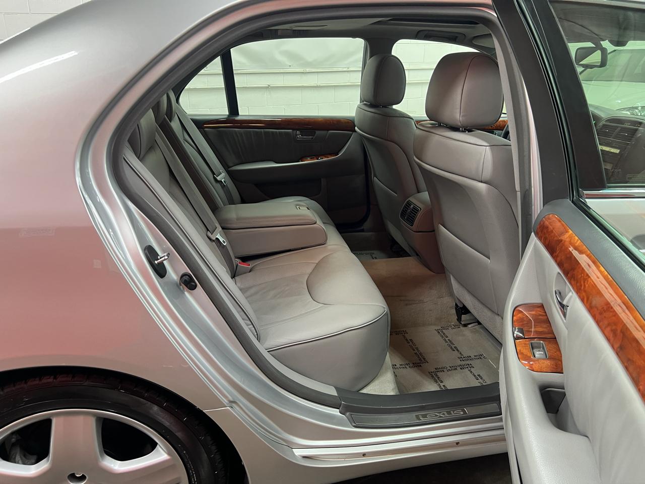 Lexus LS 430 Sedan 2005