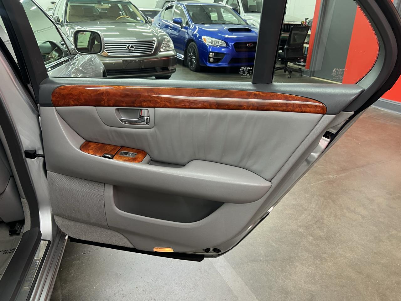 Lexus LS 430 Sedan 2005