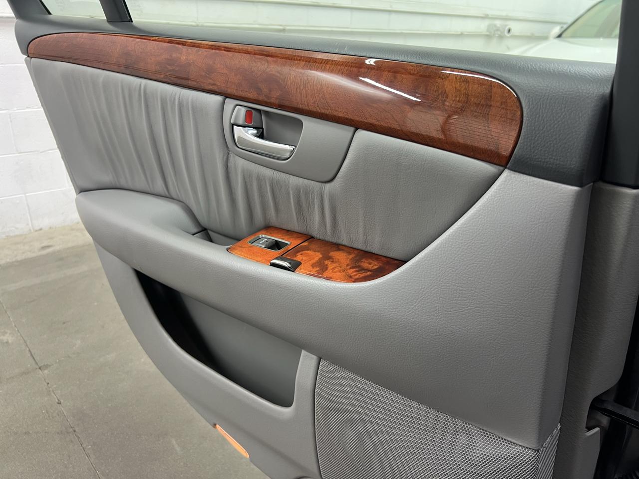 Lexus LS 430 Sedan 2005
