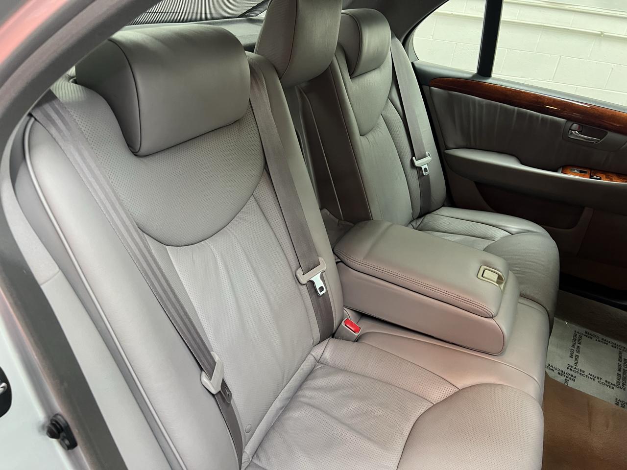 Lexus LS 430 Sedan 2005