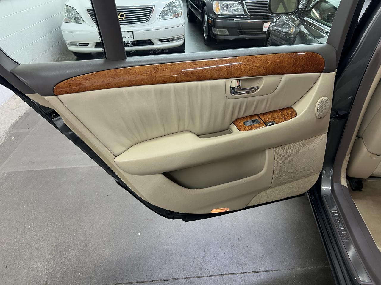 Lexus LS 430 Sedan 2005