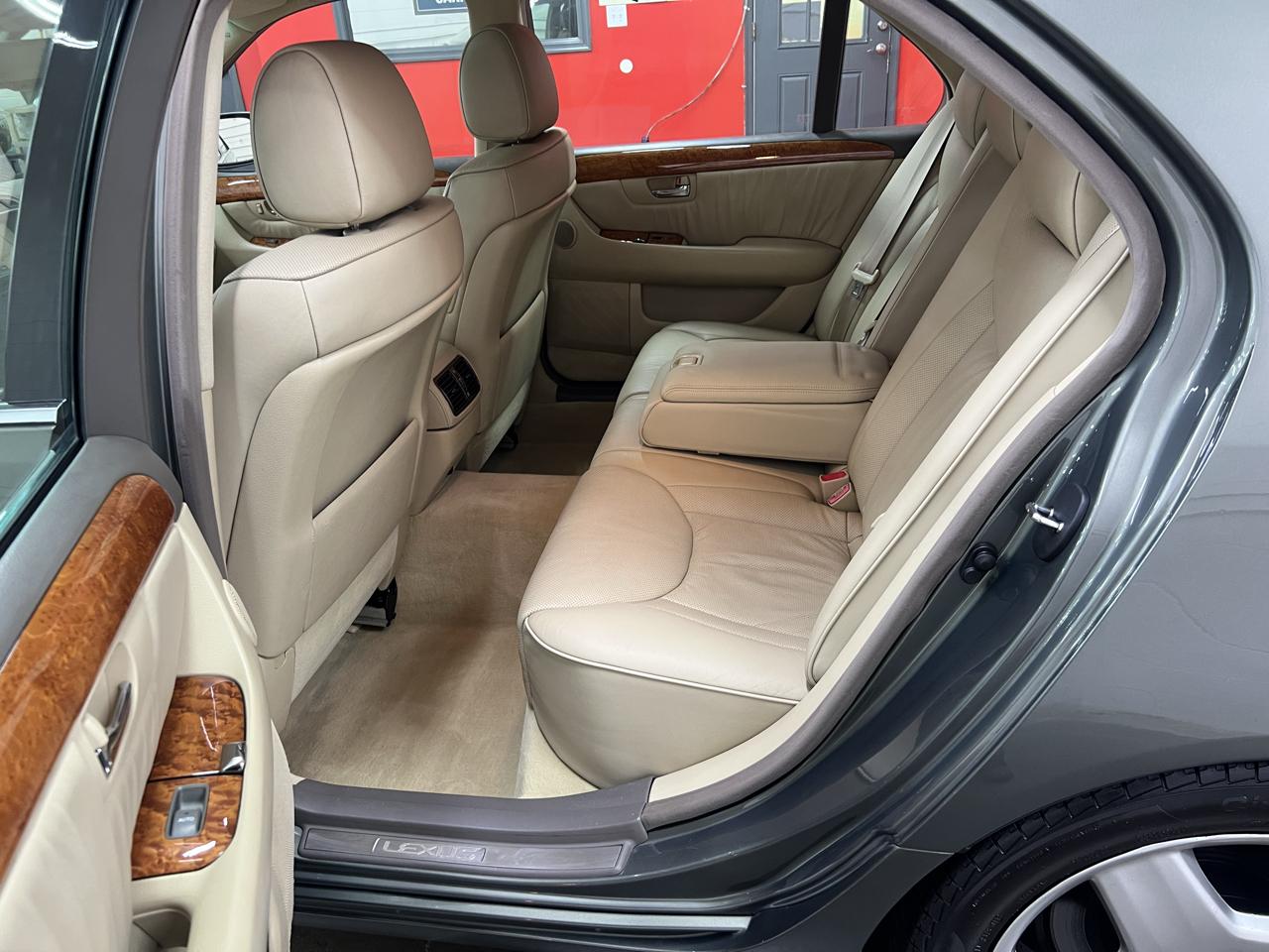 Lexus LS 430 Sedan 2005