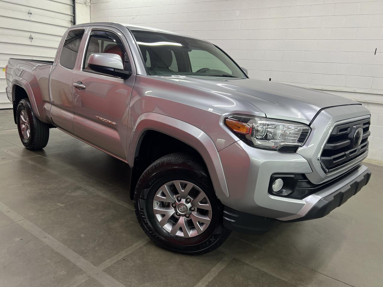 Toyota Tacoma SR5 Access Cab I4 6AT 4WD 2018