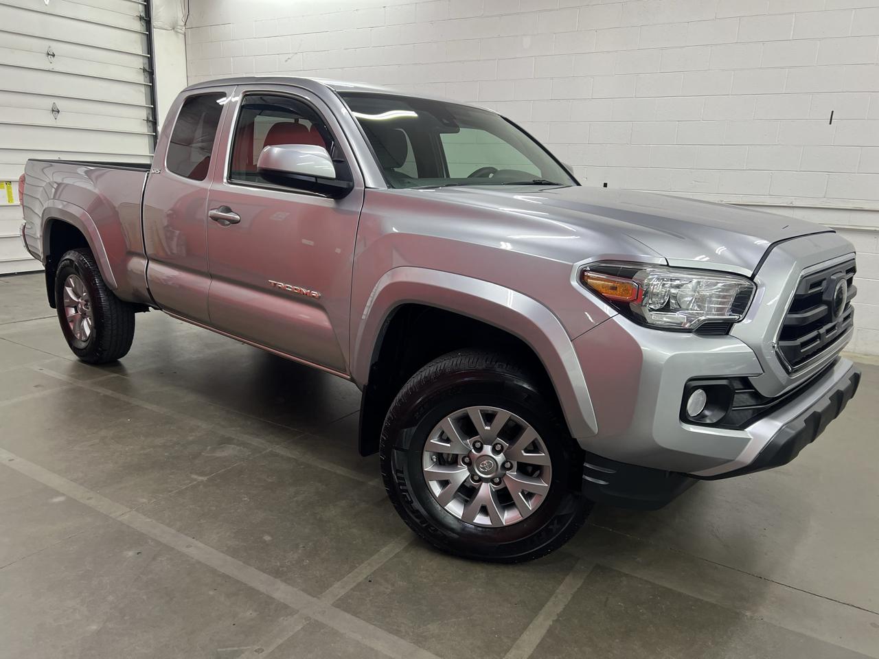 Toyota Tacoma SR5 Access Cab I4 6AT 4WD 2018
