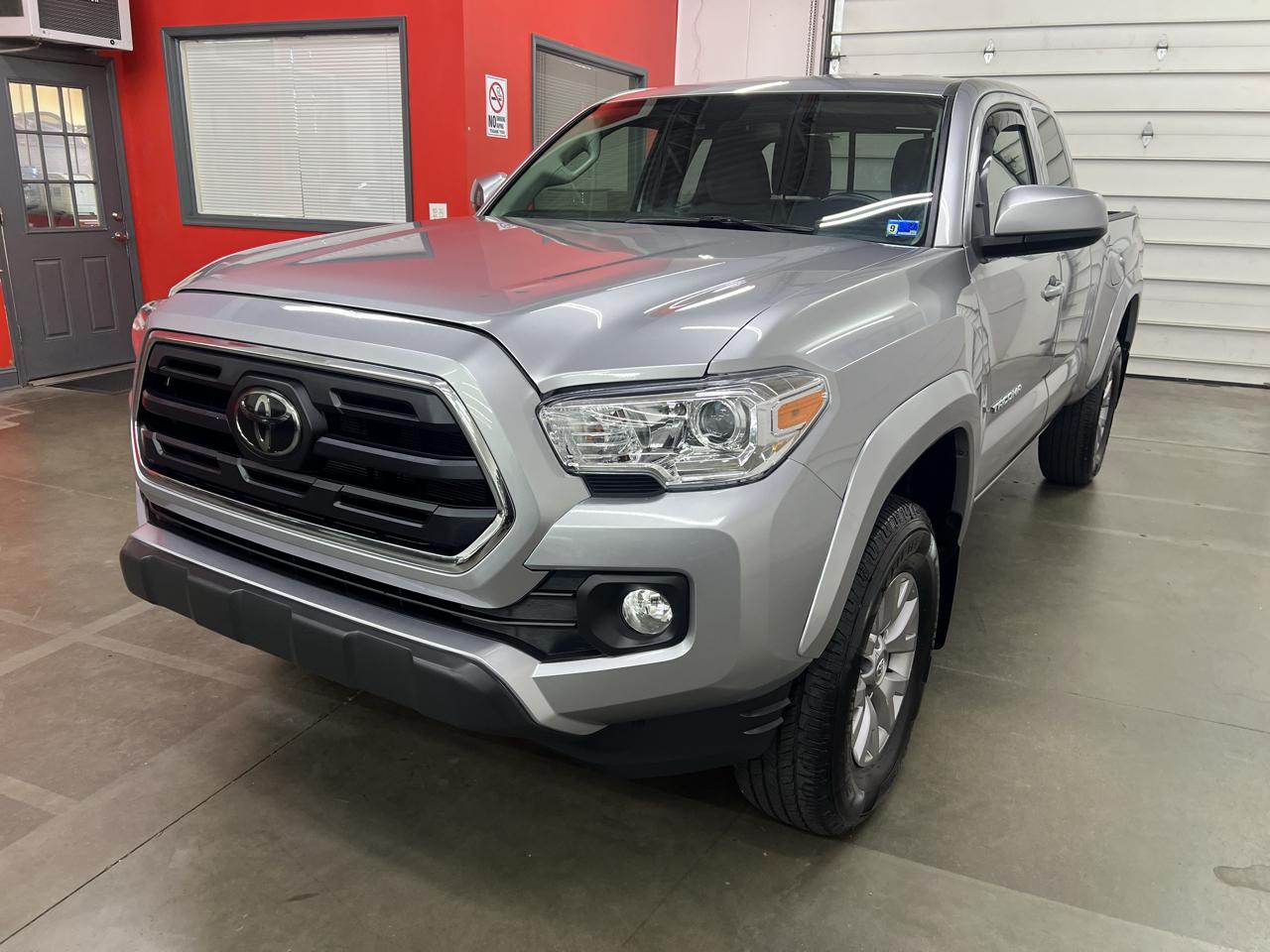 Toyota Tacoma SR5 Access Cab I4 6AT 4WD 2018