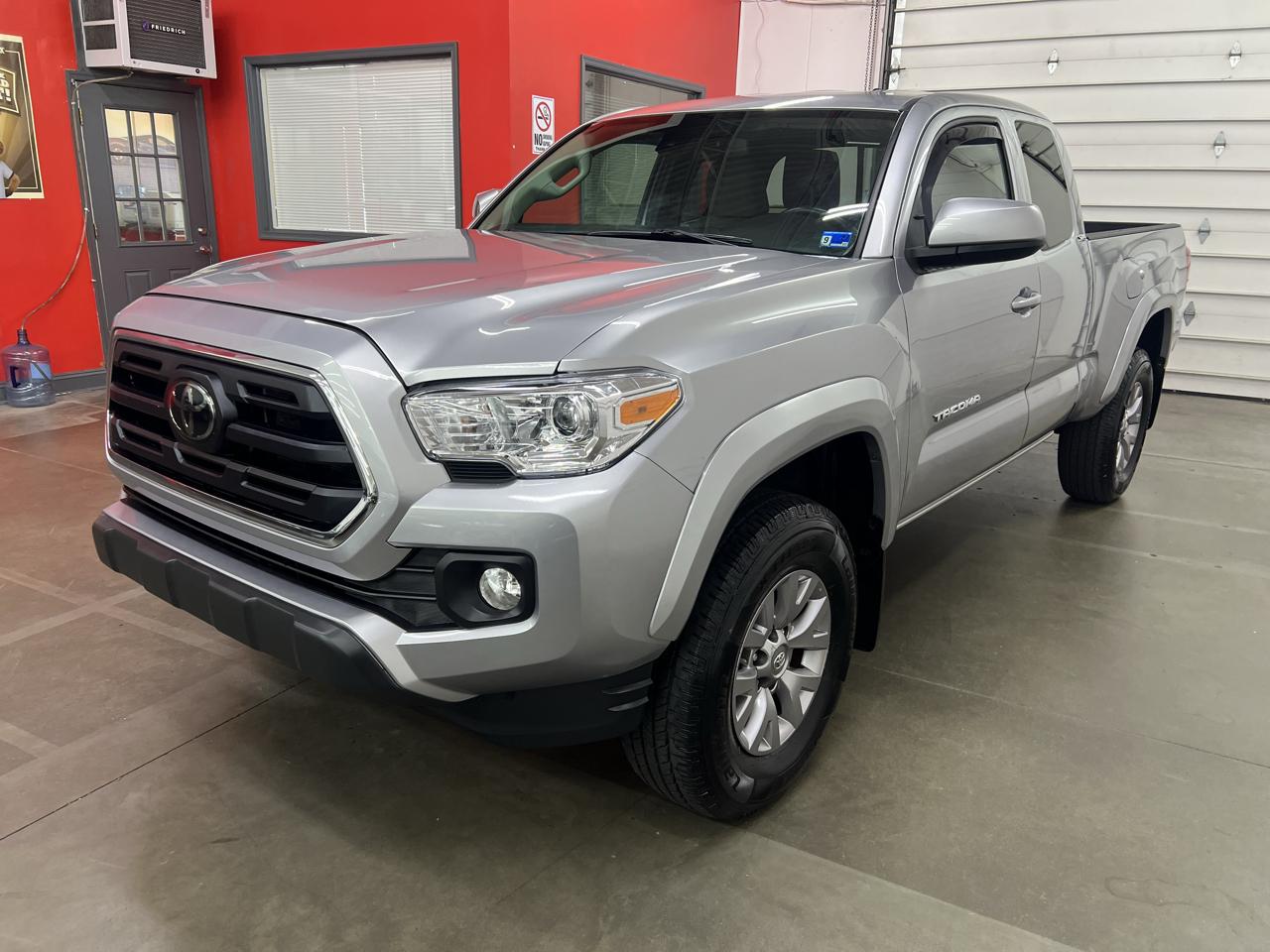 Toyota Tacoma SR5 Access Cab I4 6AT 4WD 2018