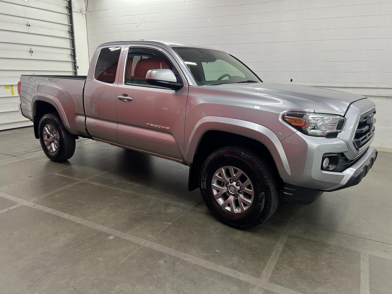 Toyota Tacoma SR5 Access Cab I4 6AT 4WD 2018