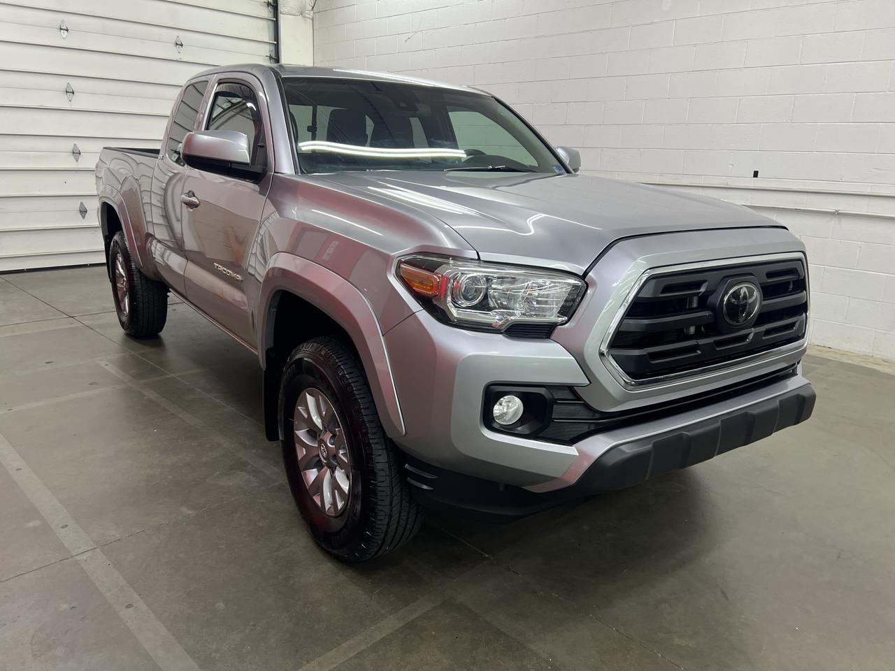 Toyota Tacoma SR5 Access Cab I4 6AT 4WD 2018